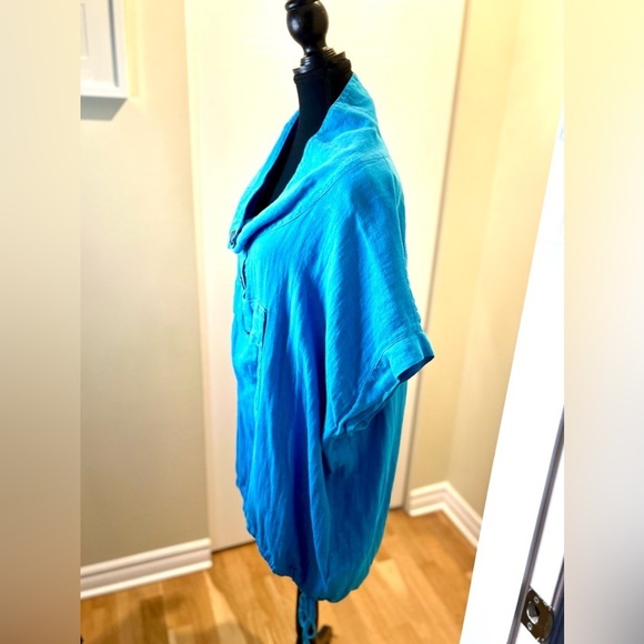 NWOT /UNO Linen ‘Dagfrid blouse’ aqua blue w/fpocket & buttons, draw string hem - Picture 4 of 9